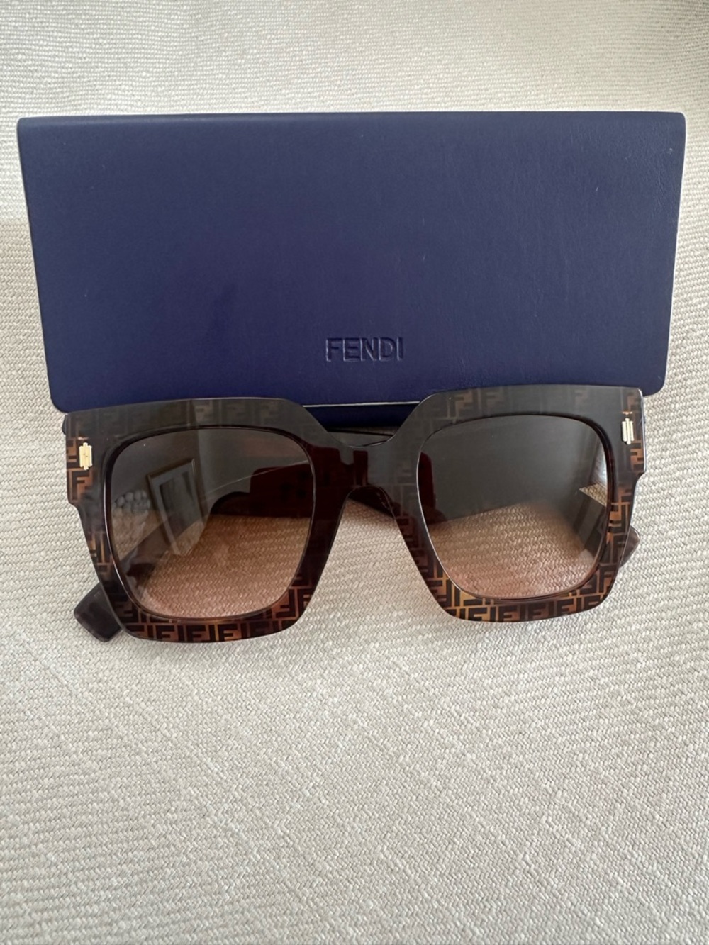 *Authentic* Fendi Brown FF Logo Square Sunglasses